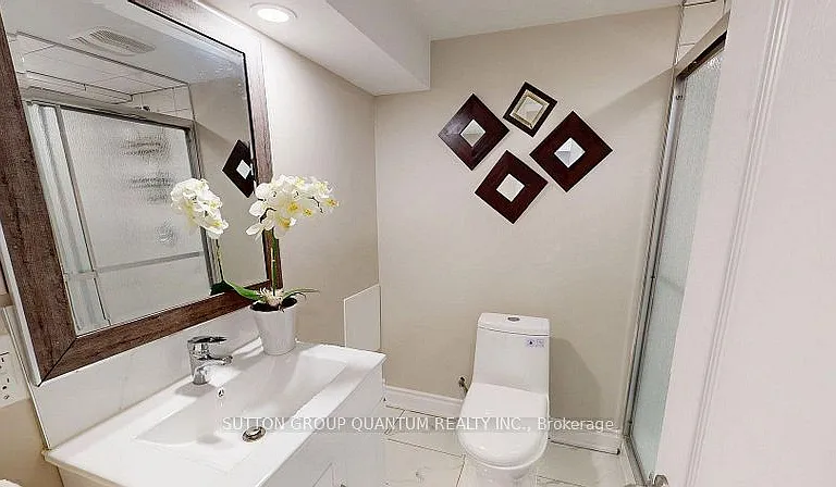 507 Upper James St — Photo 6