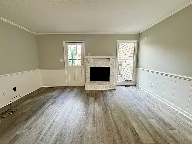 3205 Warwick Dr — Photo 5