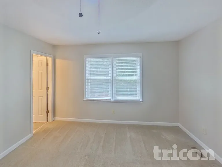 120 Elberta Dr — Photo 8