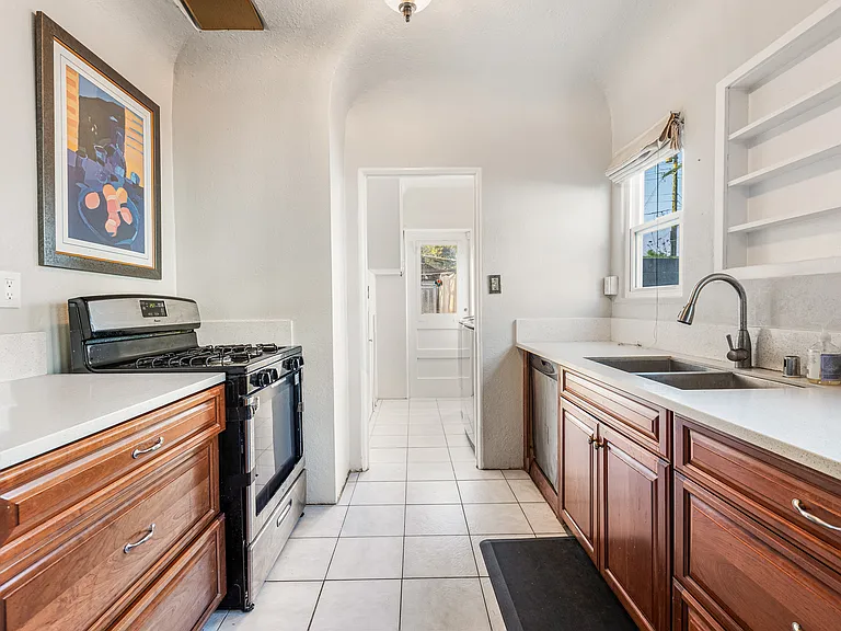 506 Palomar Ave — Photo 6