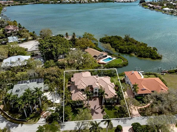 457 Anchorage Dr, Nokomis, FL 34275