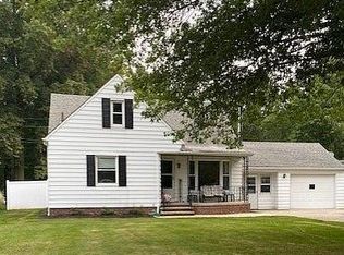 5607 Chestnut Rd, Independence, OH 44131