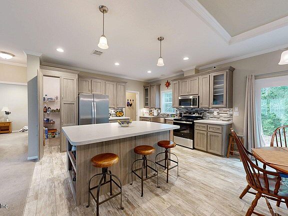 2nd image of 265 LAKE COMO Drive