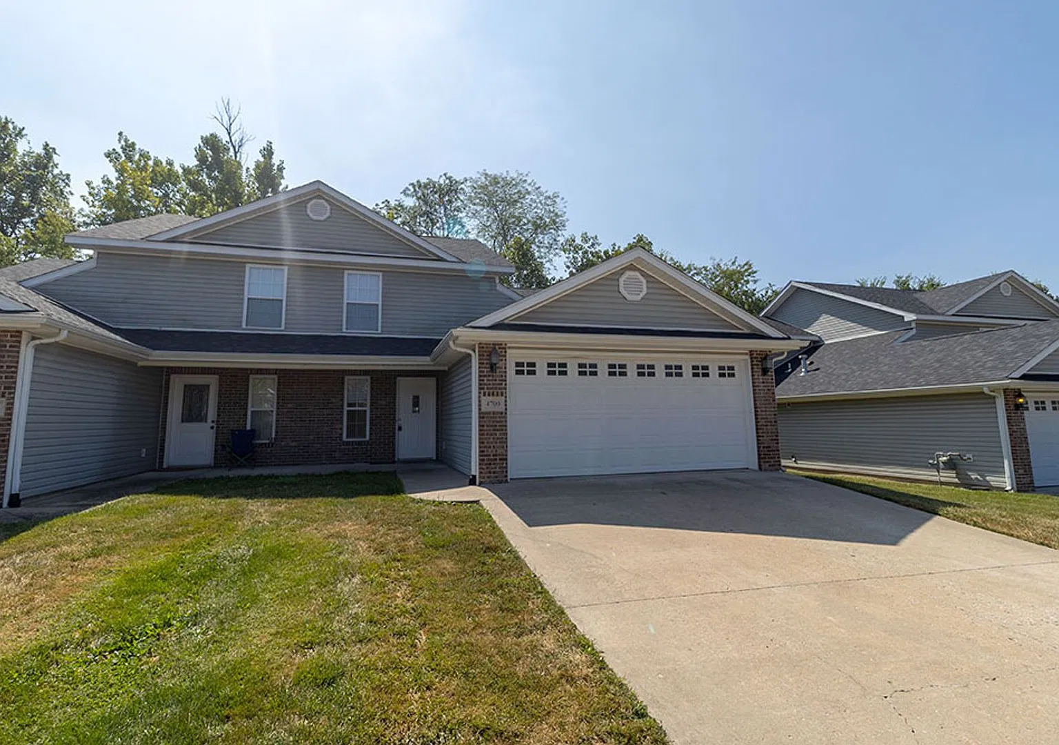 Beautiful 4 Bedroom Duplex — Photo 1