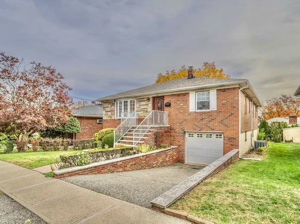 1106 Keswick Place image 2 of 23