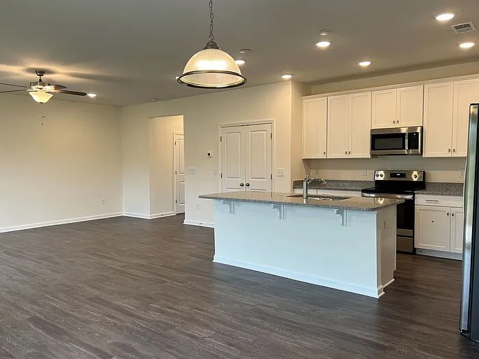 6039 Haddington Dr — Photo 9