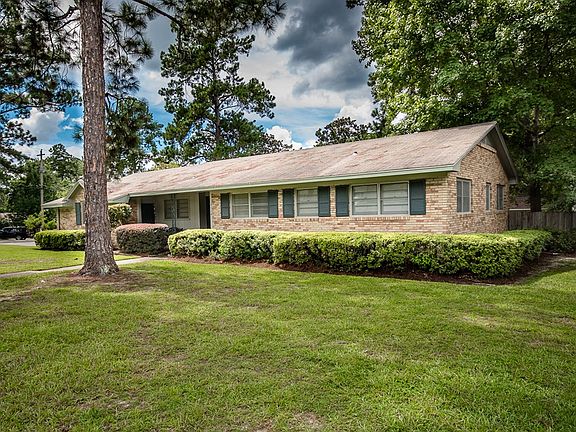 2nd image of 2114 Dogwood Dr