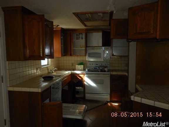 5th image of 8665 Elm Ave