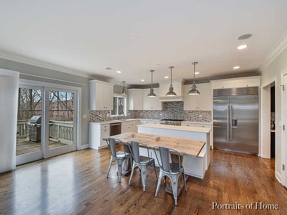 4th image of 387 Anthony St