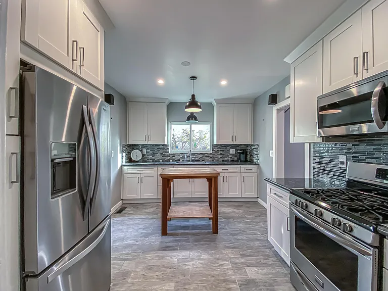 2034 N Commonwealth Ave — Photo 9