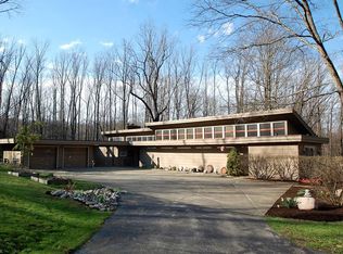 2637 Ira Rd, Akron, OH 44333