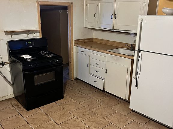 3rd image of 1123 Oakland Ave #1B