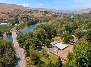 1360 Sleepy Hollow Rd, Wenatchee, WA 98801