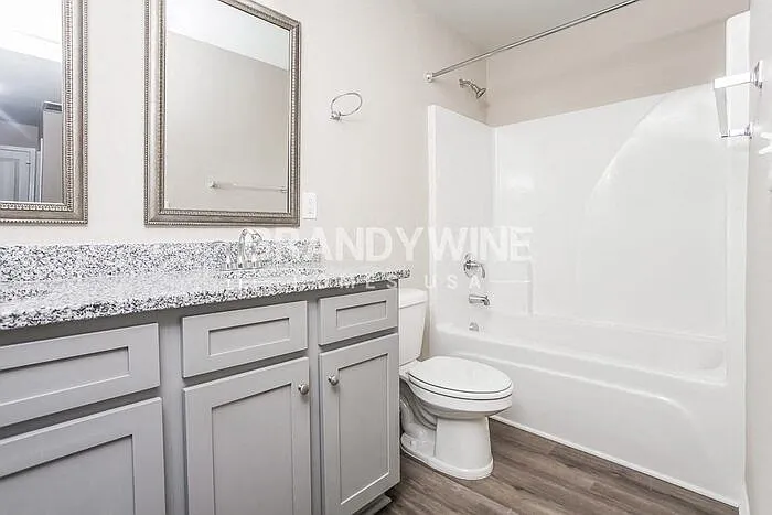 559 Glenmanor Dr — Photo 26