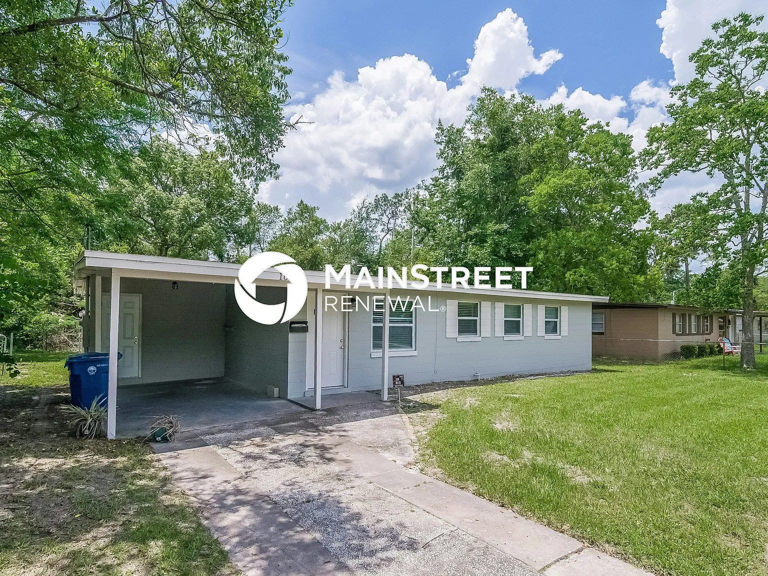 1038 Pheasant Dr — Photo 2