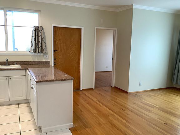 4th image of 1912 Fillmore St #8
