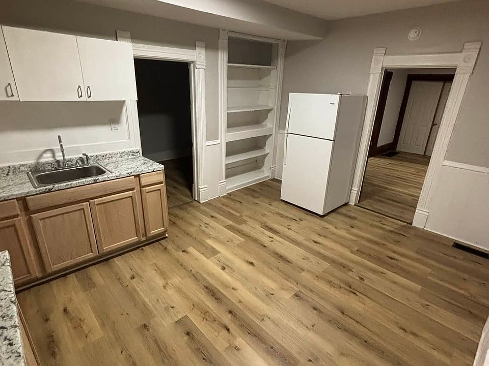1st image of 453 Wayne St #1