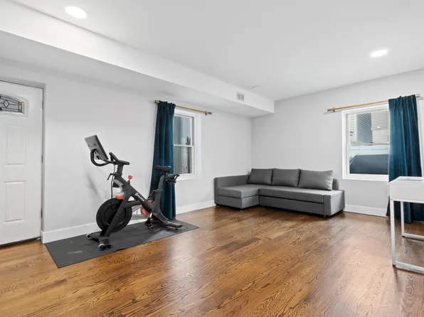 114 Bleecker Street image 16 of 24