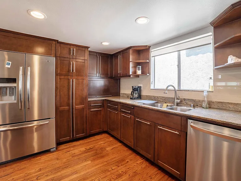 1107 Loma Dr #A — Photo 8
