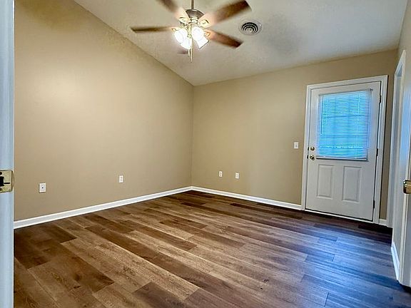 5th image of 245 W Eldon St APT 3