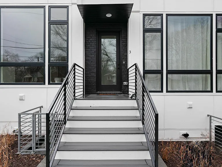 910 Youngs Ln #3 — Photo 2