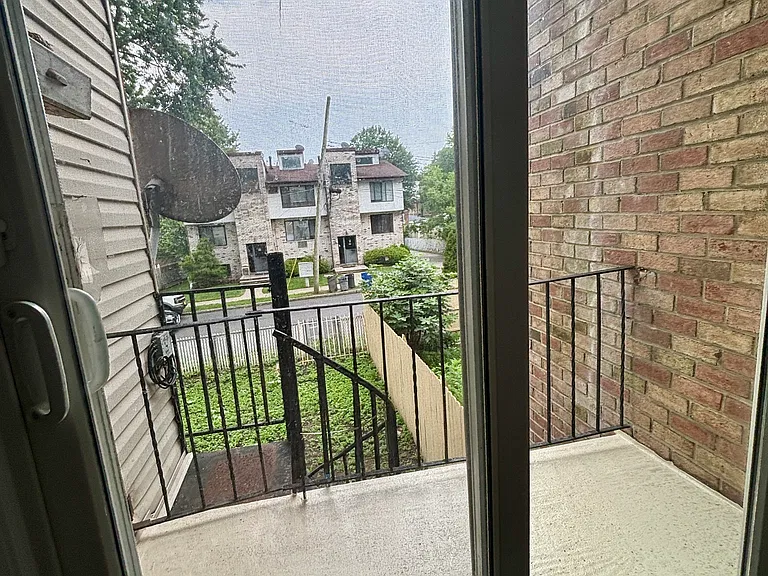 54 Whitaker Pl — Photo 9