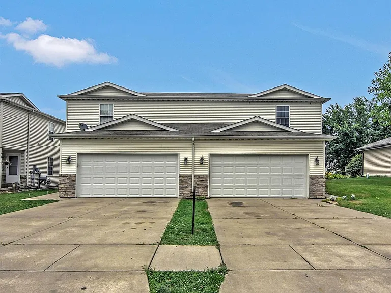 1200 Emma Ct — Photo 1