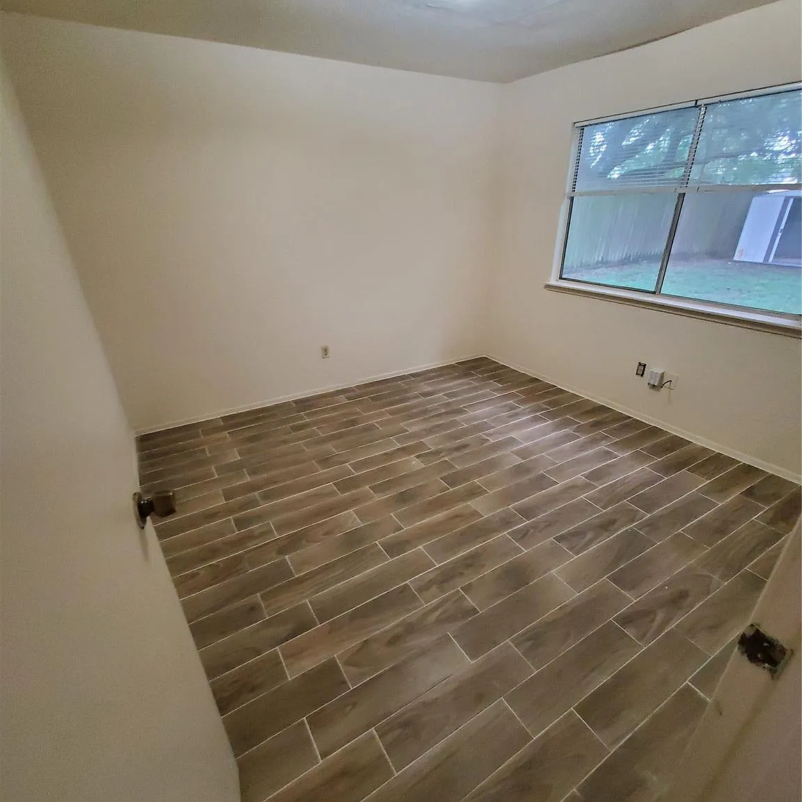 2 bed, 1.0 bath, 985 sqft, $1,579 — Photo 4