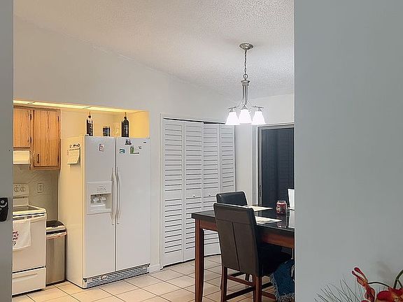 3rd image of 3138 Yorych Ln