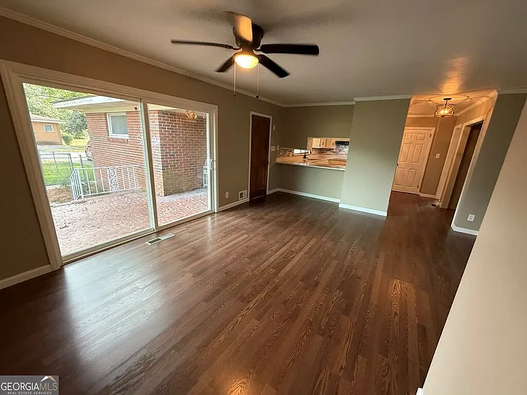 412 Roberson St — Photo 29