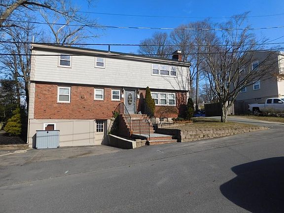 2nd image of 144 Phipps St #2