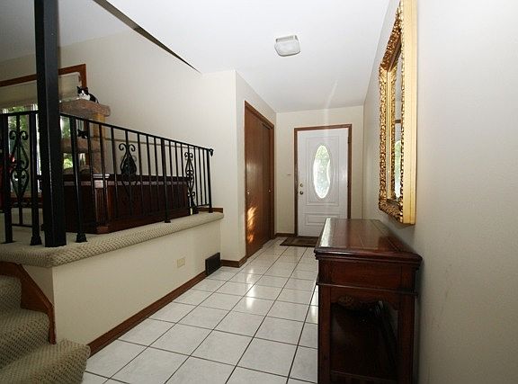 4th image of 521 Creighton Ln