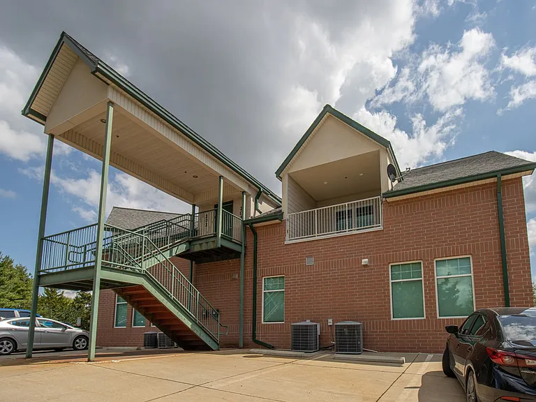 1109 Club Village Dr — Photo 25