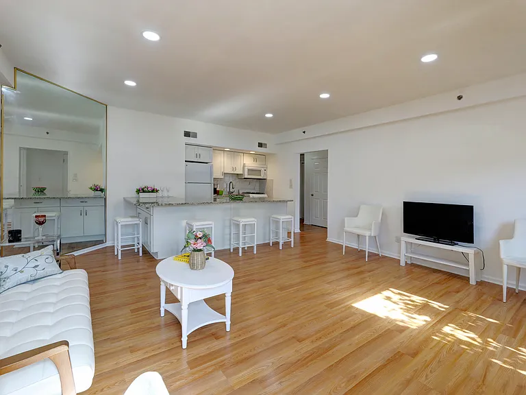 22 Engle St #17 — Photo 18