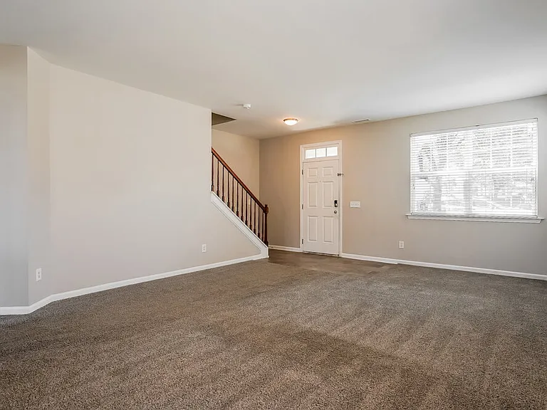 304 Edgecroft Way — Photo 9