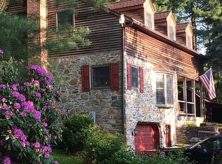 220 Hobart Rd, Hanover, PA 17331