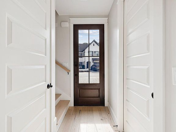 4th image of 414 Ridgewalk Cir