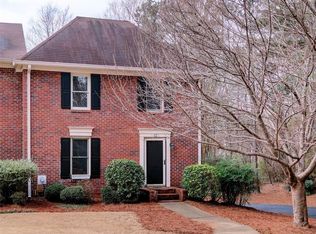 52 Huntington Place Dr, Sandy Springs, GA