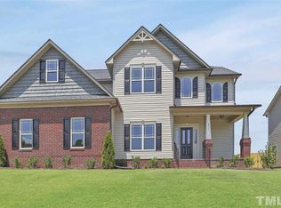 211 Neuse Landing Dr, Clayton, NC 27527