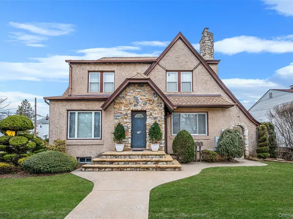 175 Rockaway Parkway, Valley Stream, NY 11580