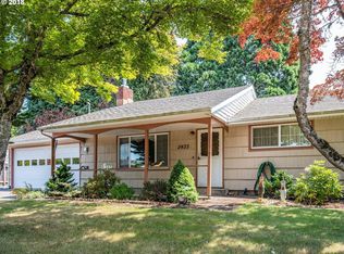 2433 Corral Dr, Springfield, OR 97477