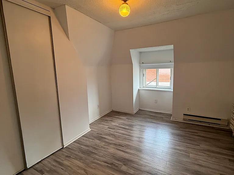 457 Somerset St W #3 — Photo 6