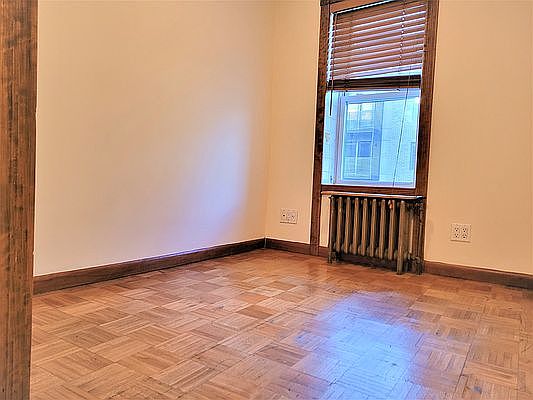 3rd image of 330 20th St #2A