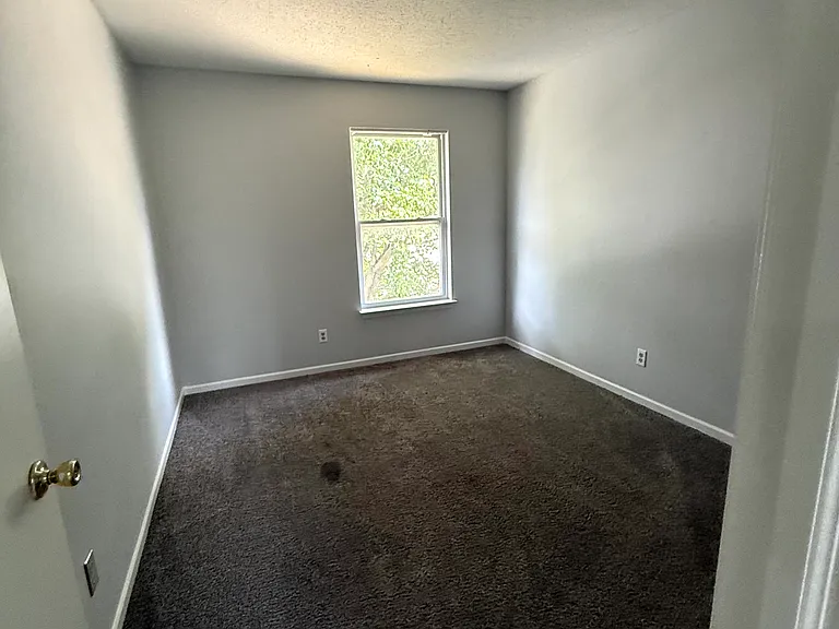 6734 Waverhill Dr — Photo 5