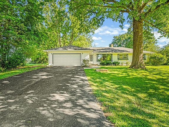 3rd image of 7564 Ivory Ct