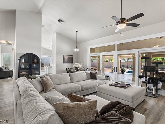 4th image of 5925 N Campbell Rd