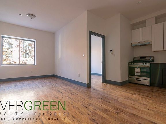 4th image of 476 Gates Ave #2E