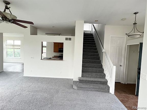 5th image of 1235 N Bay Dr