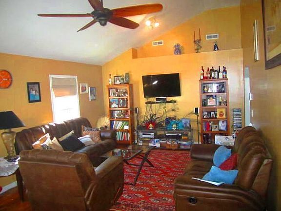 4th image of 2109 James Bell Dr