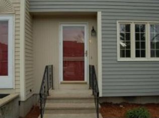 917 Fox Hollow Dr, Hudson, NH 03051